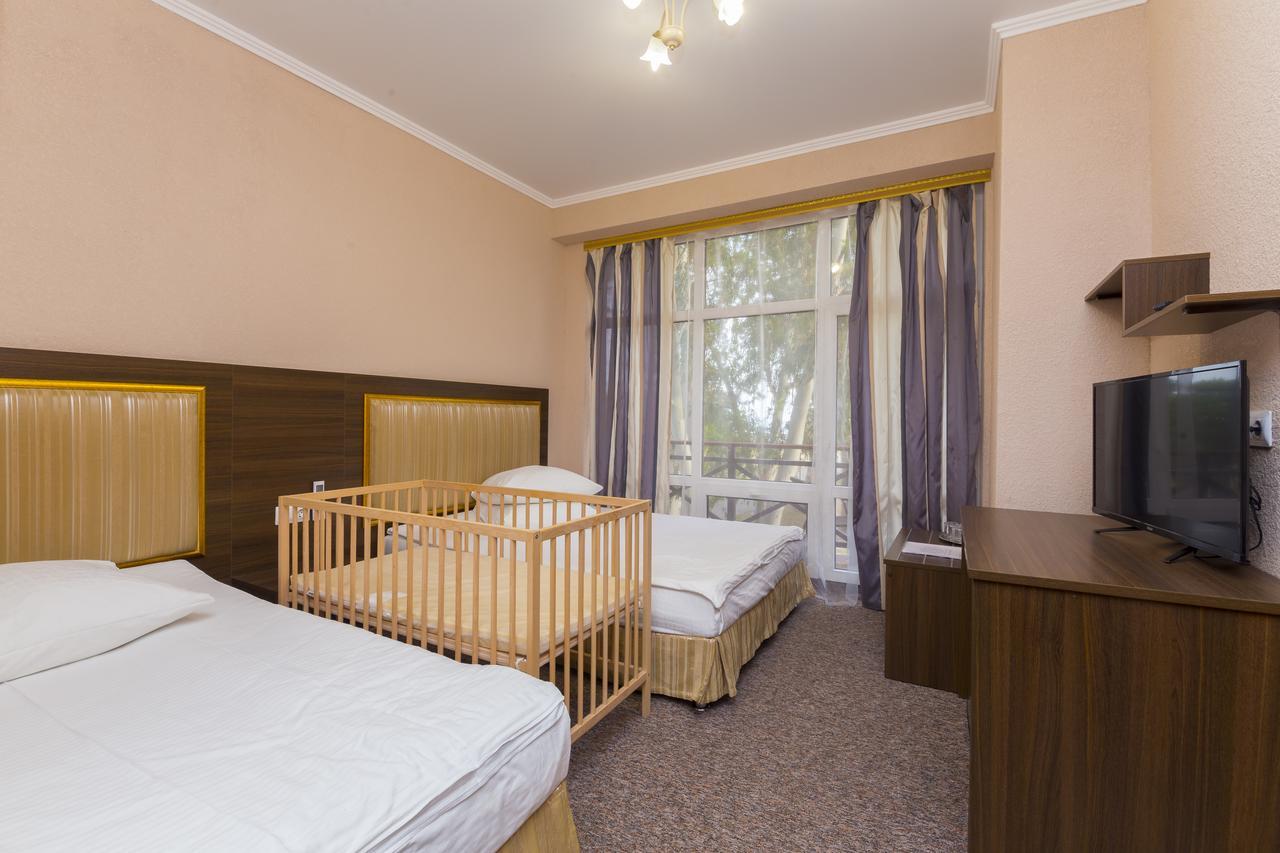 Napra Hotel Tsandrypsh ภายนอก รูปภาพ