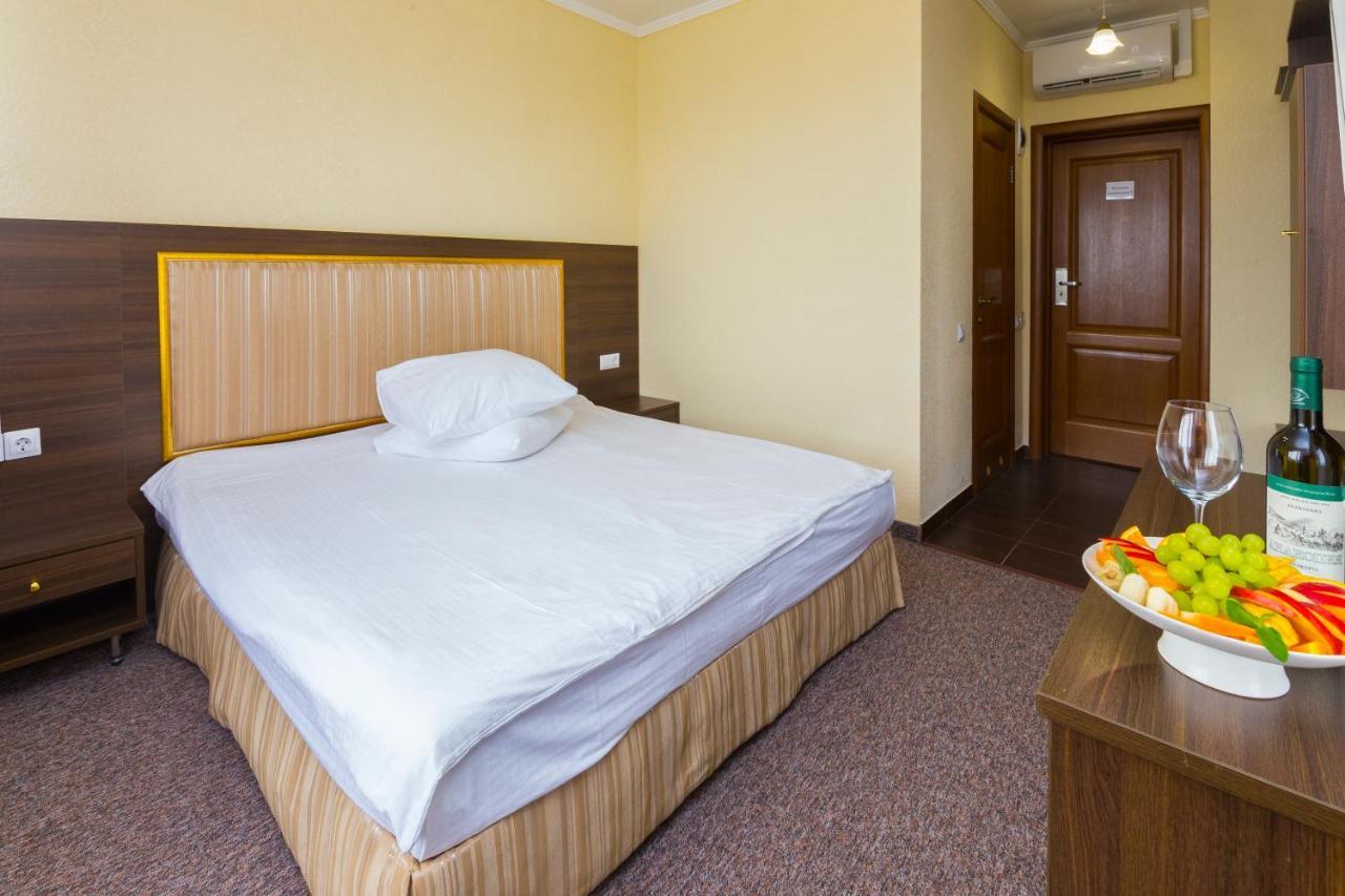 Napra Hotel Tsandrypsh ภายนอก รูปภาพ