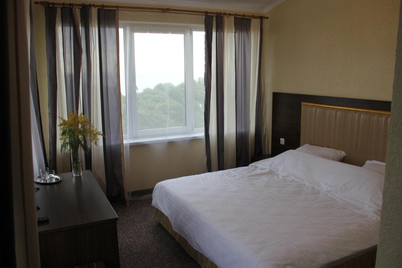 Napra Hotel Tsandrypsh ภายนอก รูปภาพ