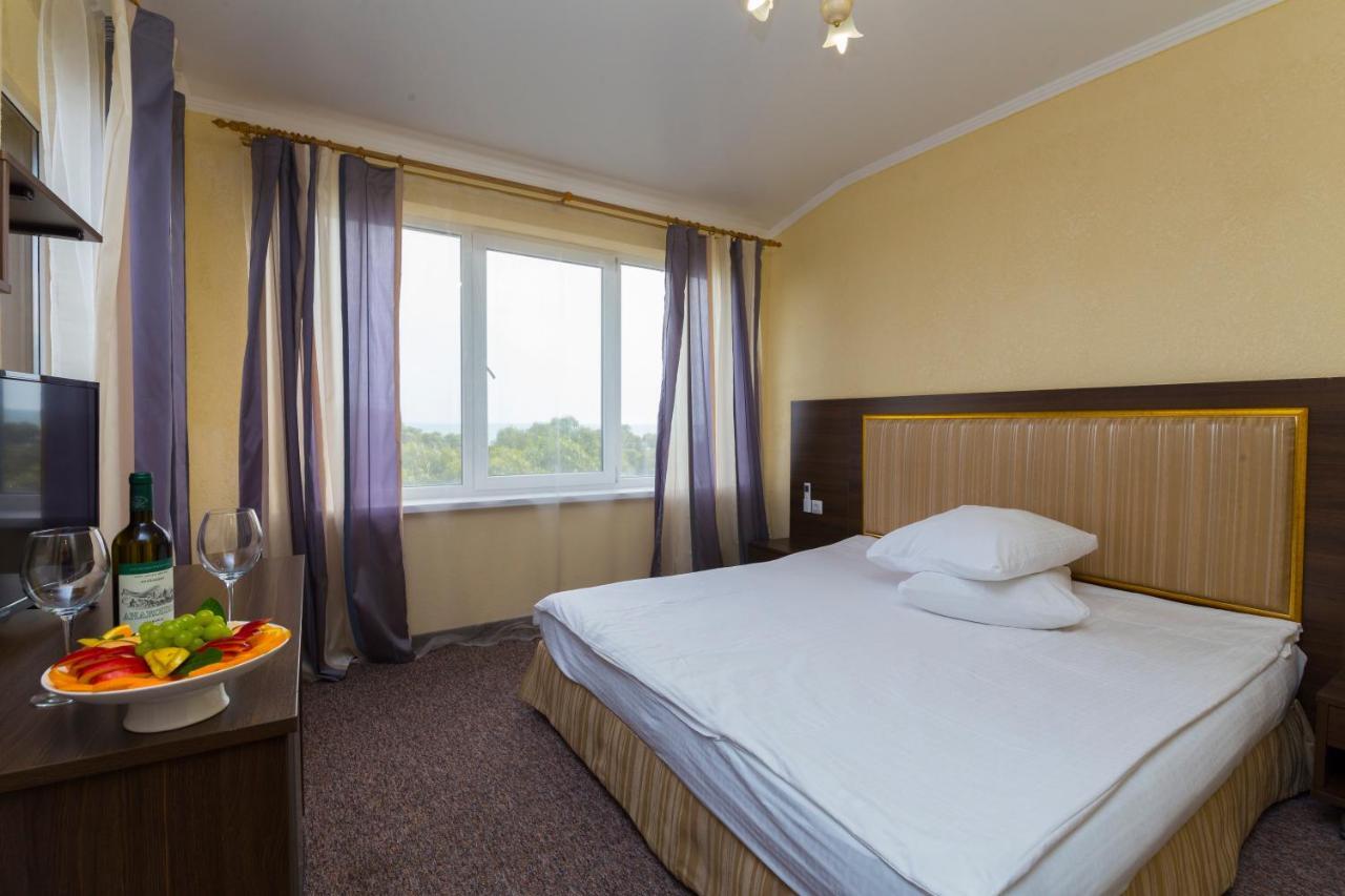 Napra Hotel Tsandrypsh ภายนอก รูปภาพ